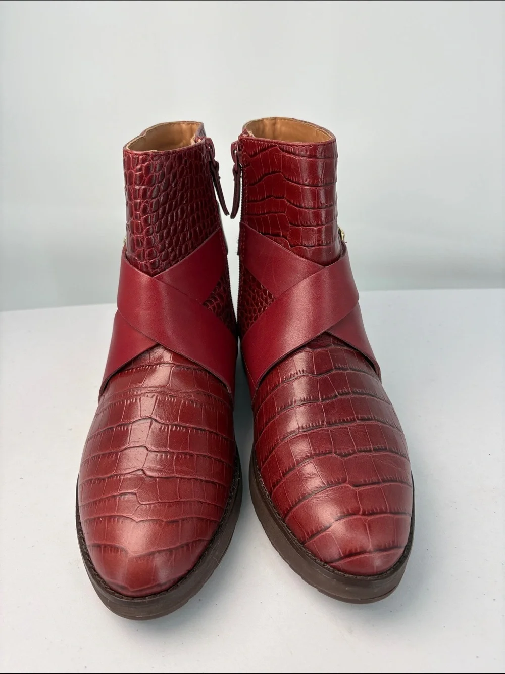 🗑️ Fitflop Red Croc-Embossed Leather Ankle Booties with Buckle AK-790